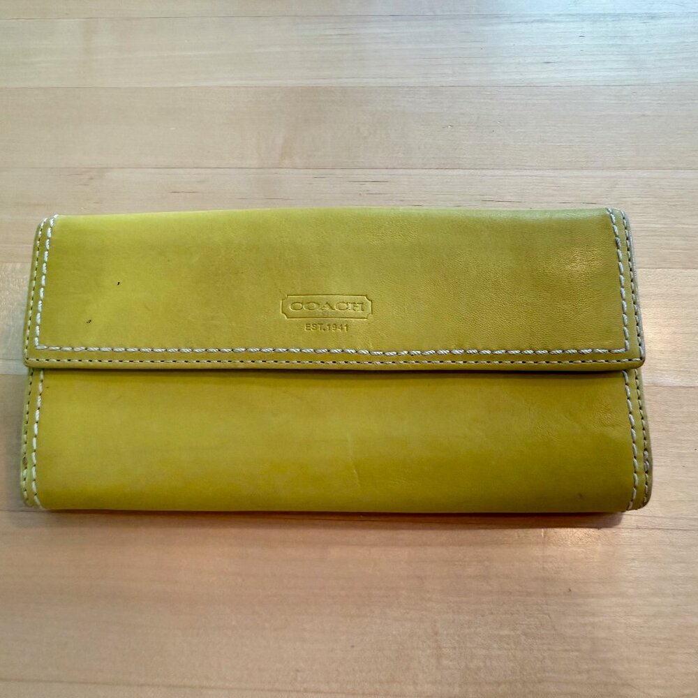 Coach Turnlock Wallet - c. 2001 / 2002